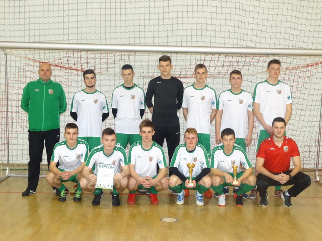 Awans juniorów na hali