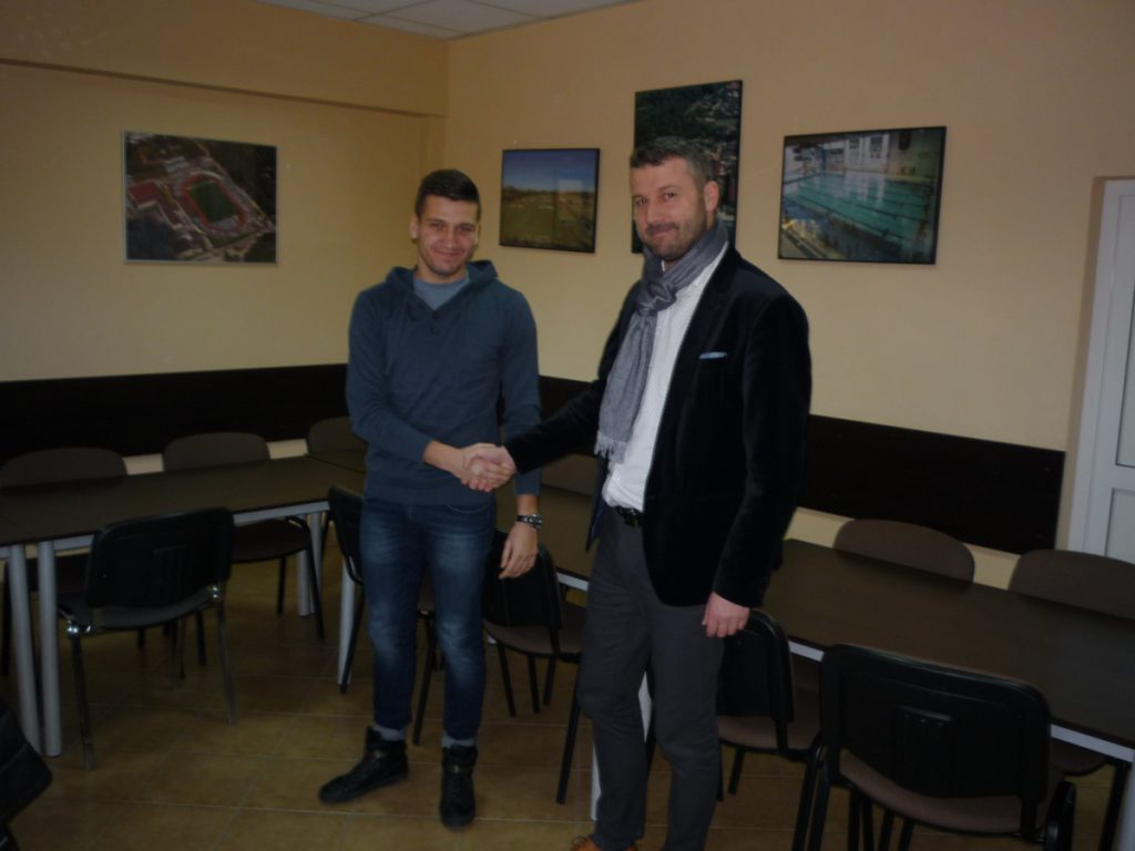 Kacper Skrzypek zawodnikiem Hetmana