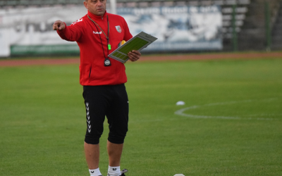 Trener Jarosław Czarniecki ze zgodą i nową umową
