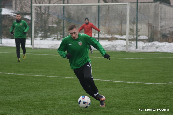 s3_hetman_-_jks_jaroslaw_60_00_-_zdjecia_z_meczu__5KPJSRfb1x
