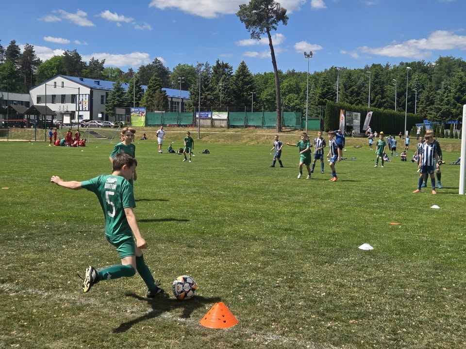 #U10 🤍💚❤️ Majowe rozgrywki ligowe rocznika 2016🟩 Pomimo wielu komunijnych absencji rozegraliśmy cenne spotk… facebook akademii – zdjęcie 4