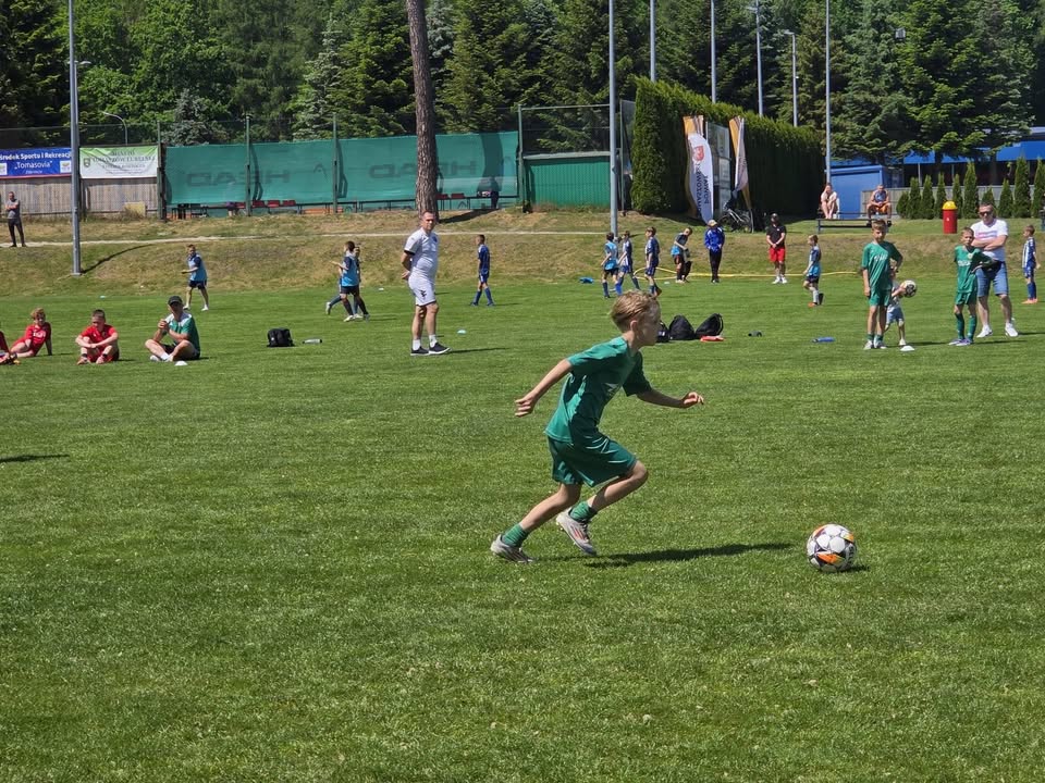 #U10 🤍💚❤️ Majowe rozgrywki ligowe rocznika 2016🟩 Pomimo wielu komunijnych absencji rozegraliśmy cenne spotk… facebook akademii – zdjęcie 2