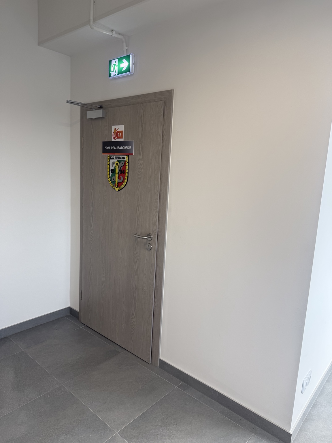 Biuro Klubu KS Hetman Zamość – krok 4 dojścia, miejsce sprzedaży biletów i karnetów